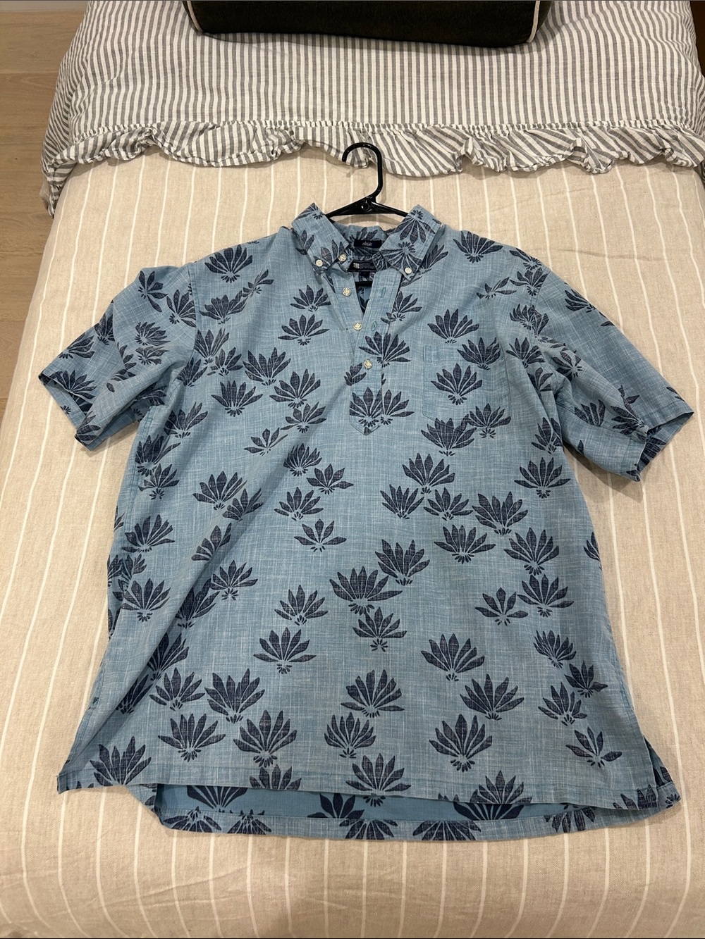 reyn spooner Blue Short-Sleeve Button-Down Floral Print Shirt